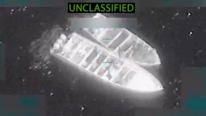 美军击沉4艘疑似运毒船14死。