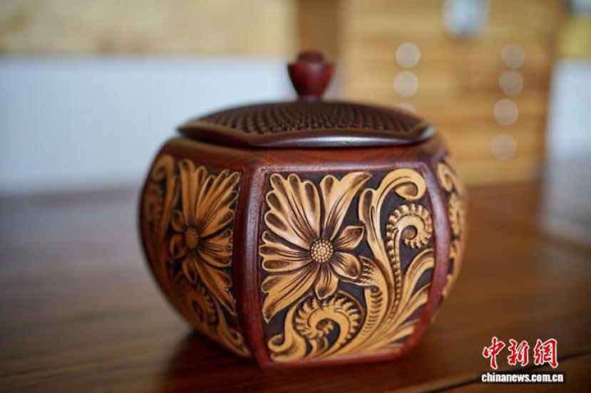 &ldquo;旅顺皮雕&rdquo;作品。