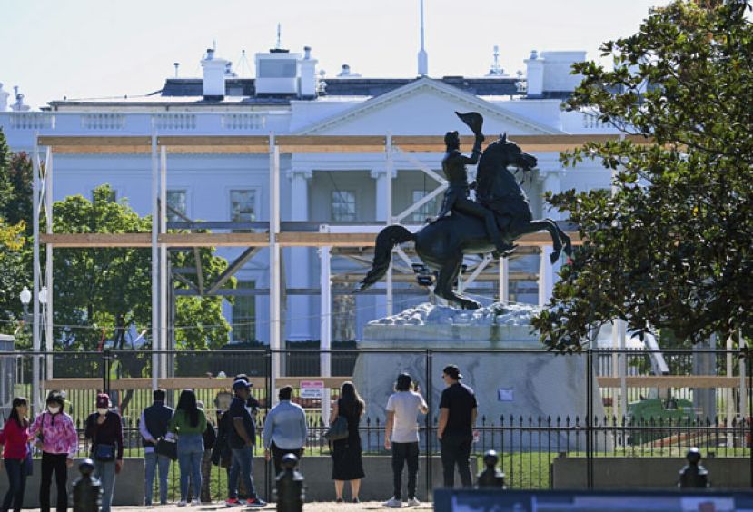 白宫架起围栏。