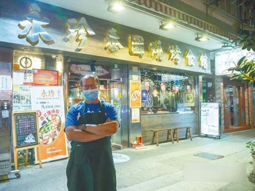 洪哥一人支撑起一头家及一间老店，了不起。