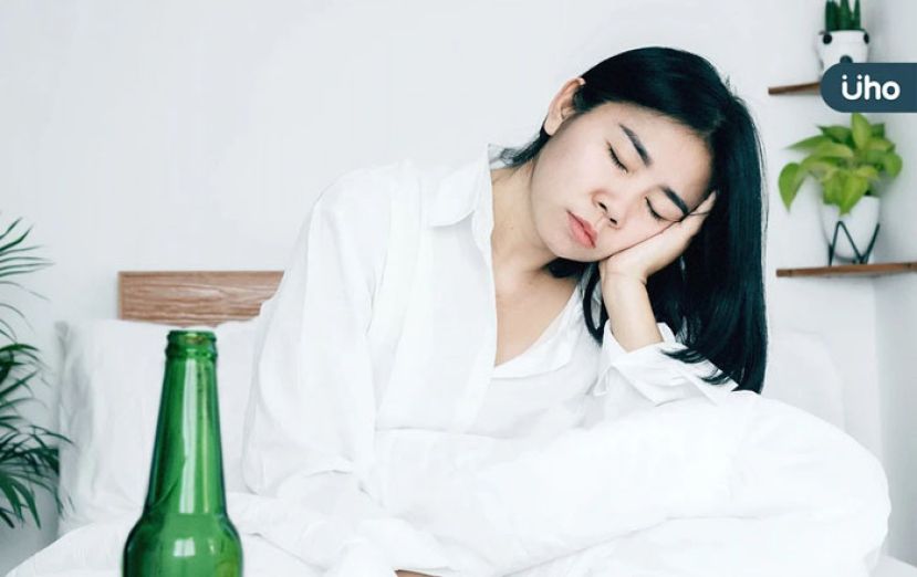 睡前喝酒可以助眠吗？  营养师：吃对3类营养素才有效