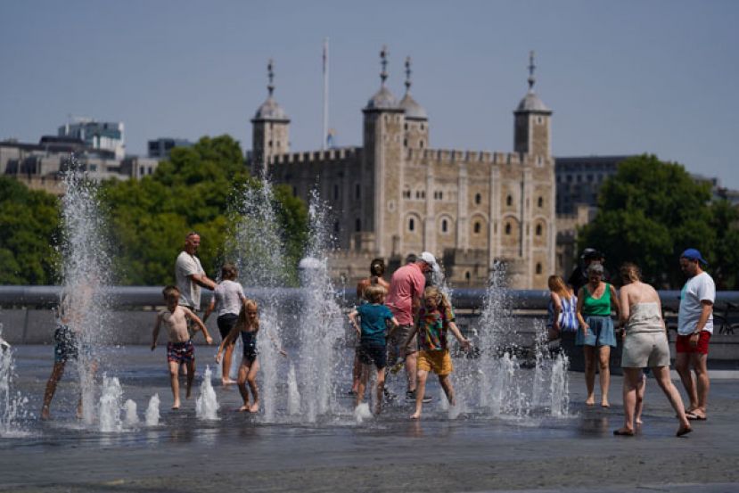 英国热浪首见气温突破40度，德国、西班牙死亡人数相加近万人。