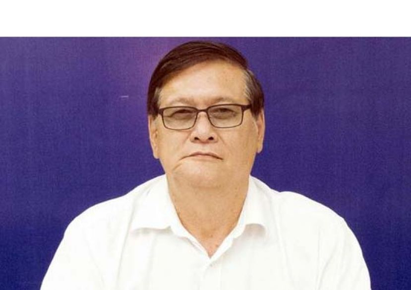 砂人联党中央组织秘书曾镇江。