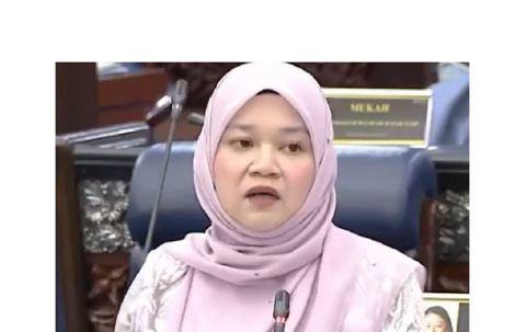 教育部长法丽娜。