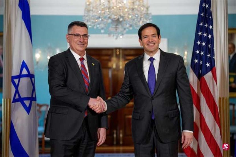 卢比奥（右）在美国务院会见以外长萨尔。
