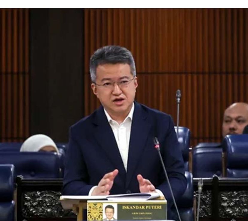 财政部副部长刘镇东。