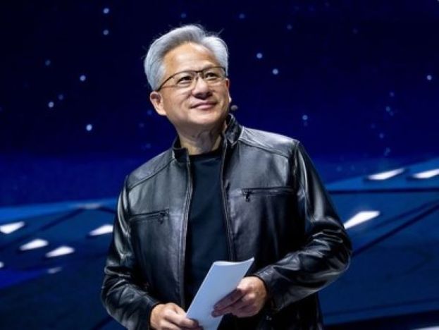 黄仁勋。