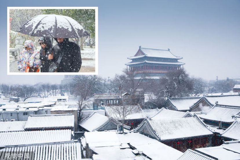 北京钟楼、鼓楼被皑皑白雪覆盖。小图为哈尔滨大雪纷飞。
