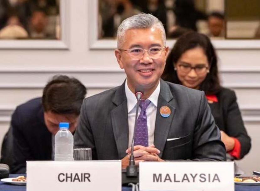 ●东姑扎夫鲁出席亚太经合组织贸易部长会议。