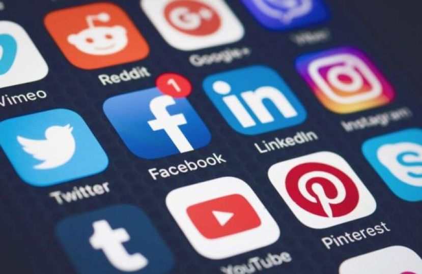 美计划要求免签赴美游客，提供社媒历史记录。