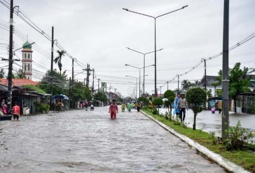 泰南洪水遇难者增至22人。