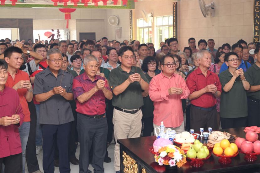 在新宗祠进行重建后的历史性祭祀仪式。