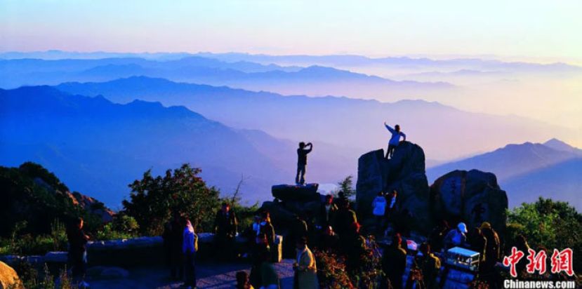 泰山。