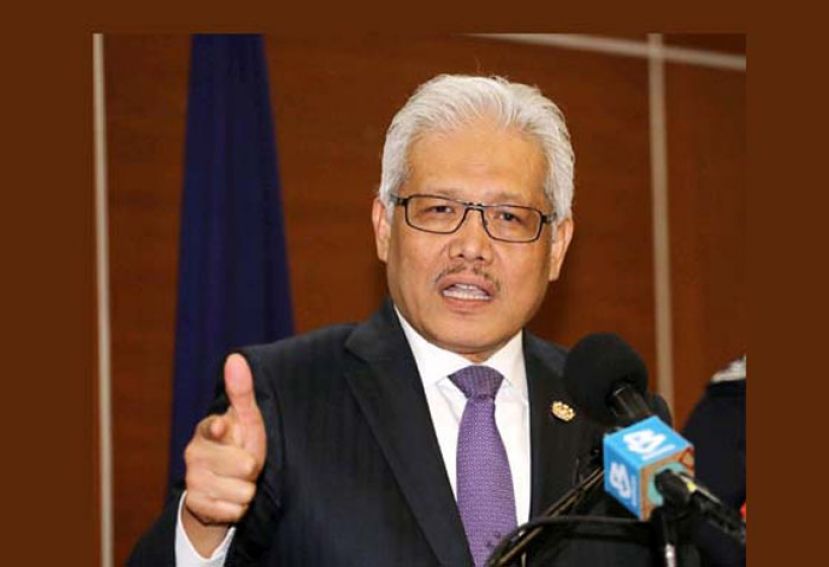 内政部长拿督斯里韩沙再努丁。