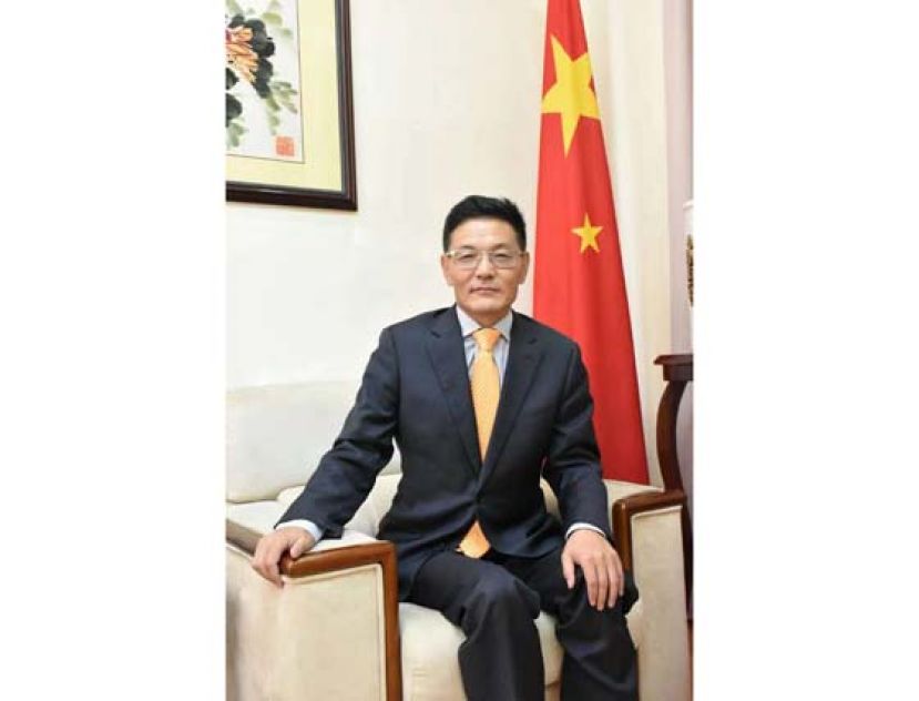 作者：中国驻古晋总领事程广中