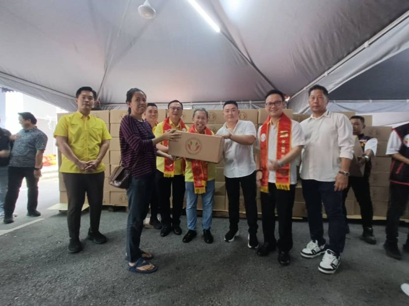 古晋義䦉福利慈善机构办中元普度盂蘭盆节  派发240份物资礼予弱势家庭