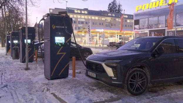 中国明年起对纯电动乘用车实施出口许可证管理。