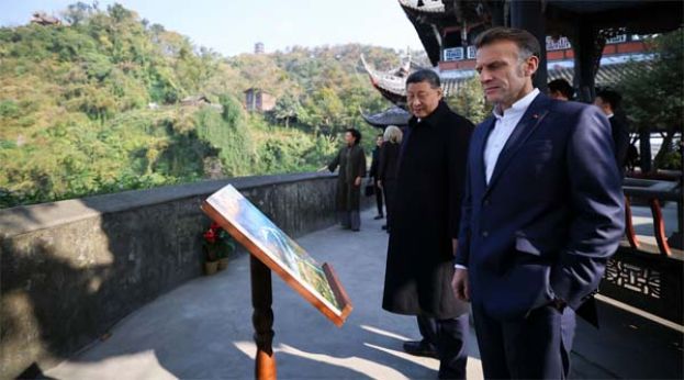 法总统访四川成都 习近平陪马克龙参观都江堰。