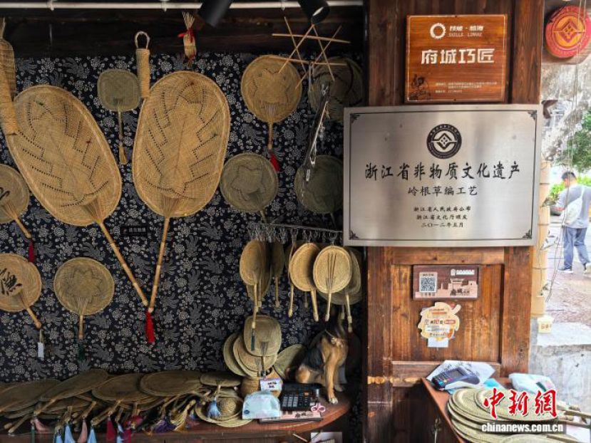 郑仙红在紫阳街的工作室。