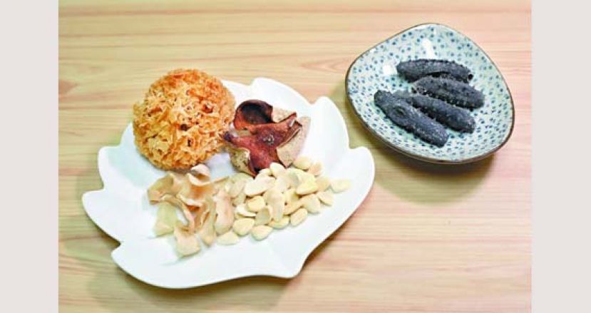 肺燥肾虚易致干燥 护肤吃雪耳海参