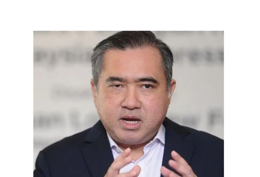 交通部长陆兆福。