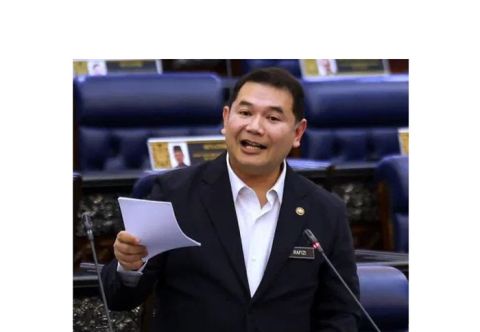 经济部长拉菲兹。