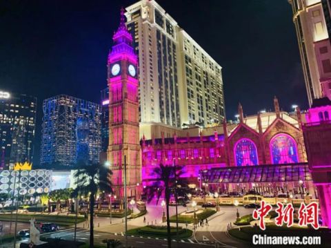 澳门夜晚的伦敦人酒店。