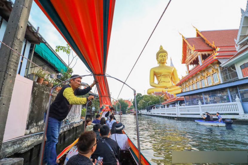 泰国启动外国旅客伤亡援助计画。图为曼谷水门寺金色大佛。
