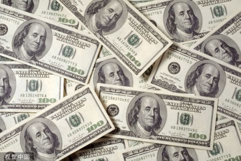 全球亿万富翁财富总额激增121%。