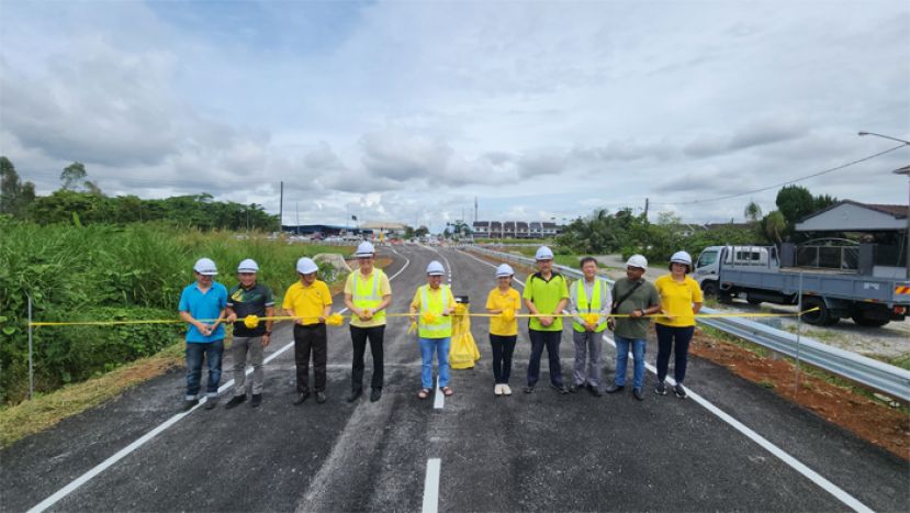 史打博乌打玛交通灯   新道路今日正式通车启用