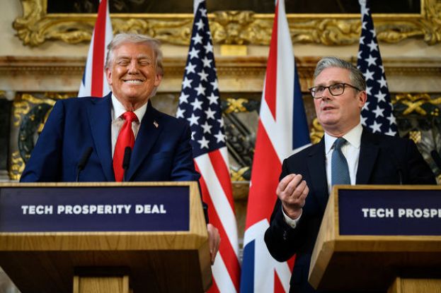 美国总统特朗普与英国首相施凯尔共同召开记者会上。