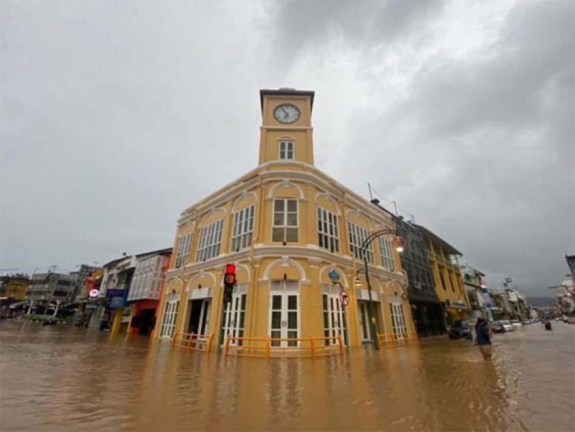 近日,泰国南部部分地区由于连续降雨而出现水患。