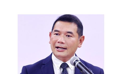 经济部长拉菲兹。