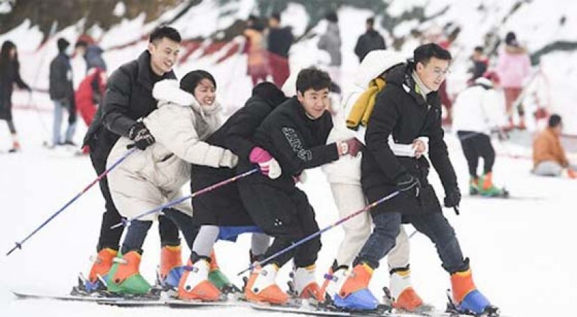 中国将迎来龙年首波寒流，预计局部降温逾18度。