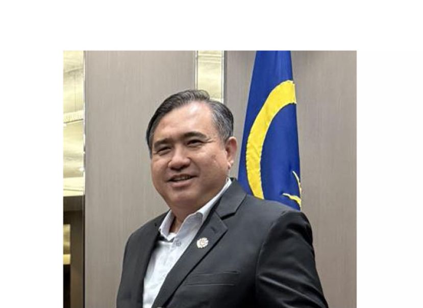 交通部长陆兆福。