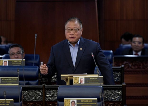 旅游、艺术及文化部长拿督斯里张庆信。