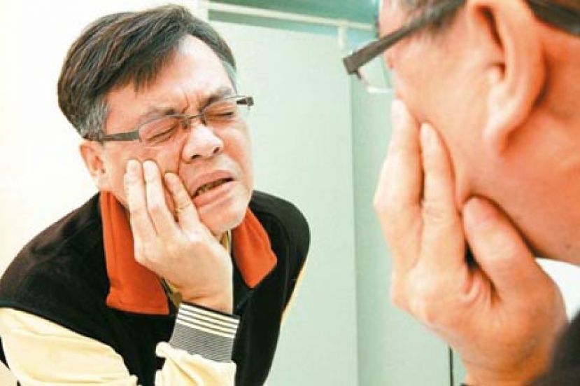 脸部按摩改善颜面神经麻痹