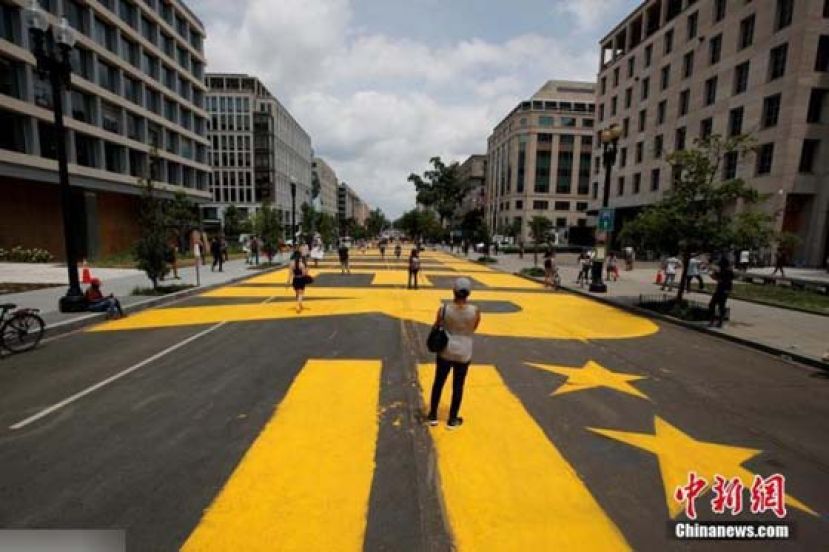 6月5日，美国首都华盛顿哥伦比亚特区市长鲍泽要求在通往白宫的16街路面上，漆上了“黑人的命也是命”的字样。