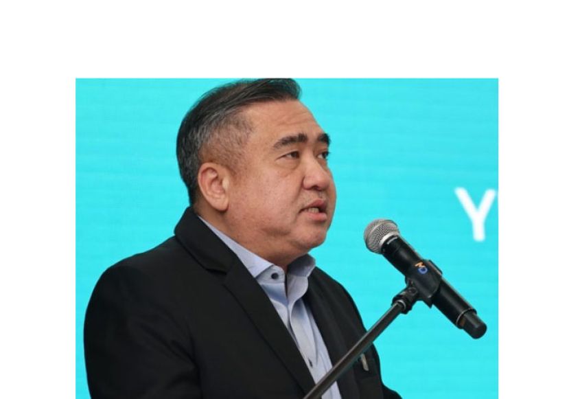 交通部长陆兆福。
