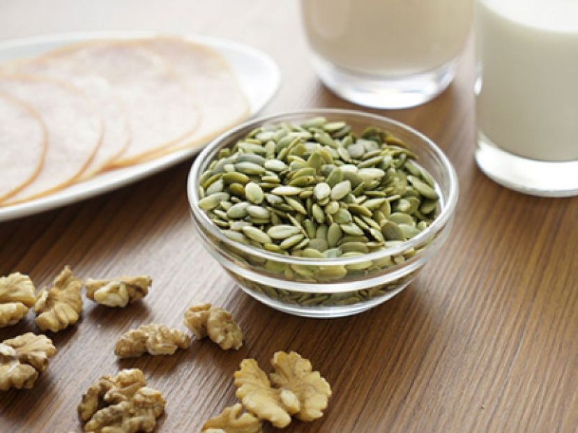 失眠喝牛奶？这五种食物都助眠