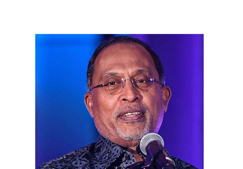 高教部长赞比里。