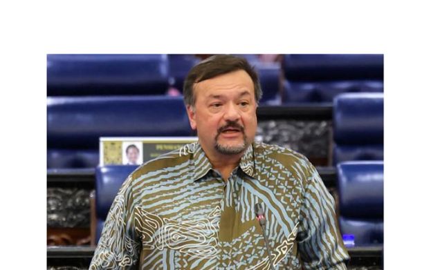 第二财长阿米尔韩查。