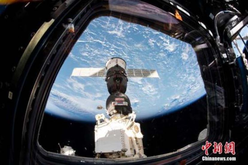 资料图：从国际空间站看“联盟MS-12”号飞船。