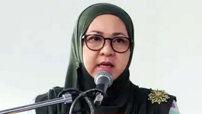 图①：砂卫生局局长查米拉医生提醒促托儿所业者者需注意卫生、教导孩子的洗手方法、上学前对学生进行口腔检查。