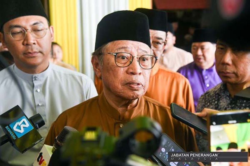 ●砂总理阿邦佐哈里。