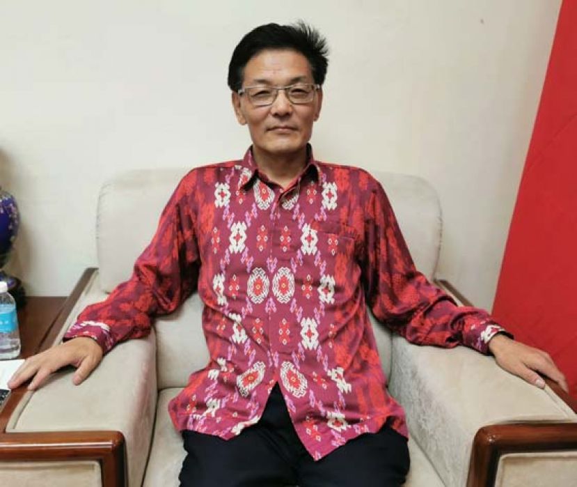 中国驻古晋总领事程广中认为，中国抗疫之所以能在较短时间内取得明显成效，原因是多方面的，概而言之就是：领导坚强、制度优势、方法科学、队伍雄壮、人民支持、多方支援。