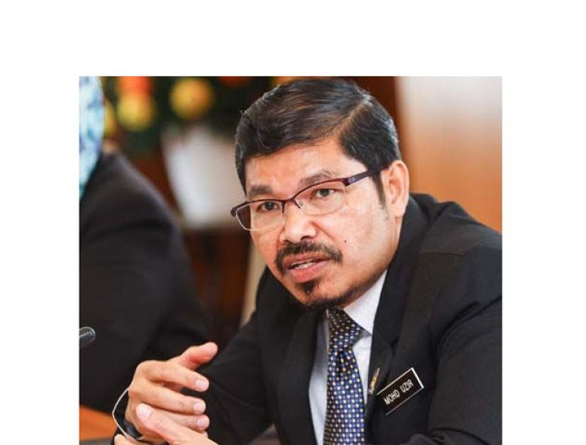 拿督斯里莫哈末乌兹尔。