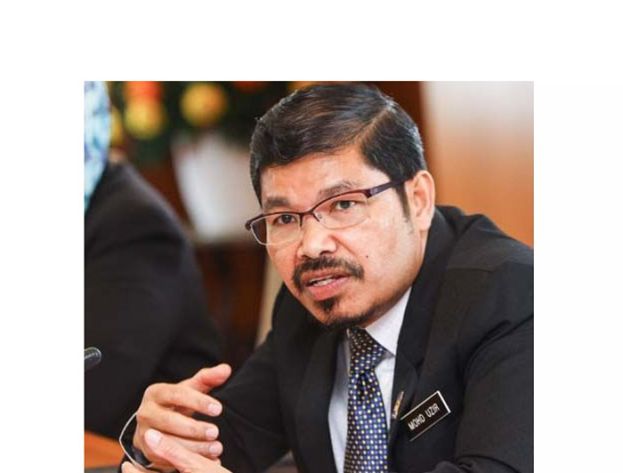 拿督斯里莫哈末乌兹尔。