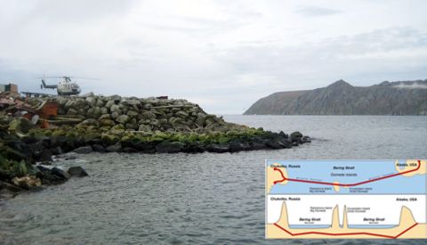 美国位于白令海峡上的小代奥米德岛距离俄罗斯仅3.8公里。小图为克里姆林宫提出构想，建议在白令海峡下方兴建一条&ldquo;普京－特朗普&rdquo;铁路隧道。