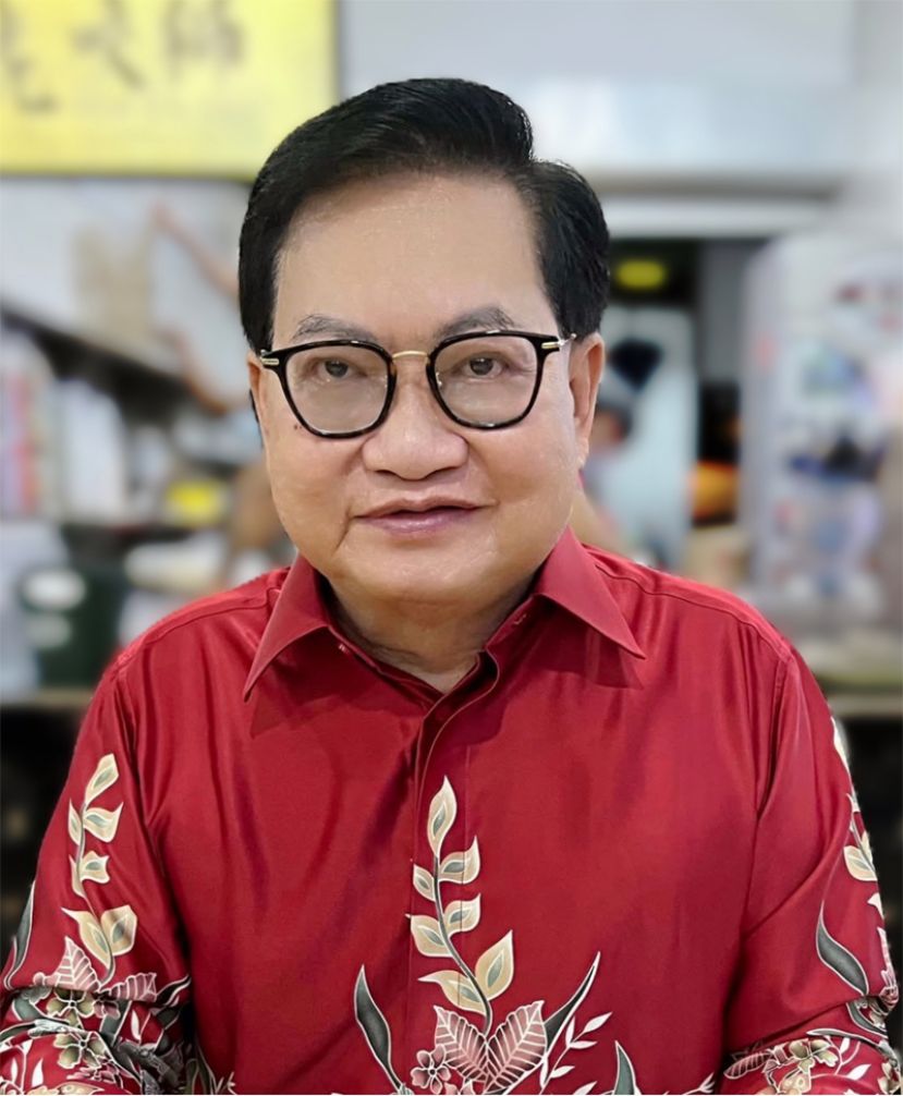 斯木省华总会长兼成邦江中华总商会会长拿督吴标生博士。